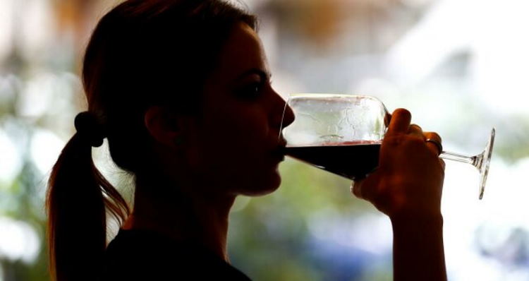 Кардиолог назвала самый вредный для сердечно-сосудистой системы алкогольный напиток